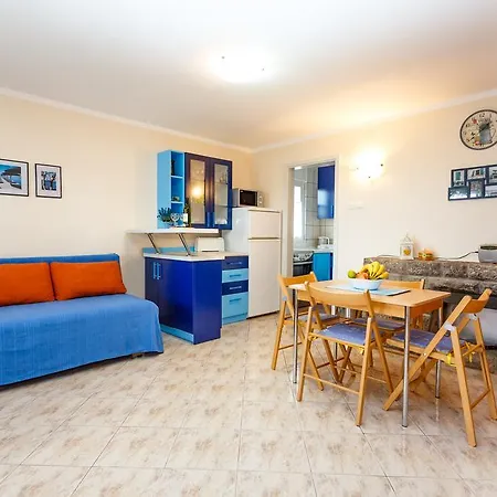 Elizabet Apartment *