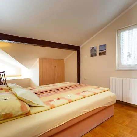 Apartment Elizabet Malinska