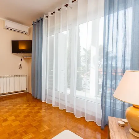 Elizabet Apartament *